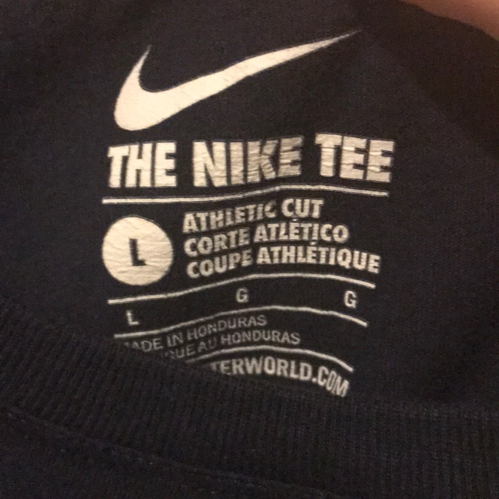 Nike tee - Picture 2 of 3